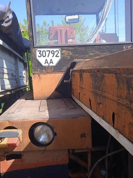 Продам навантажувач UN 053