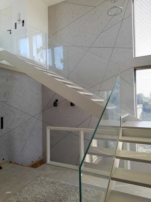 Balustrady szklane, Balustrady nierdzewne