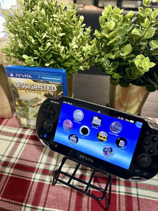 PlayStation Vita OLED (Desbloqueada) + Cartão 512Gb + Uncharted