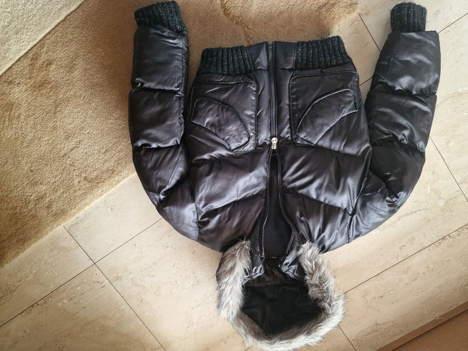 Roupa de criança em muito bom estado
