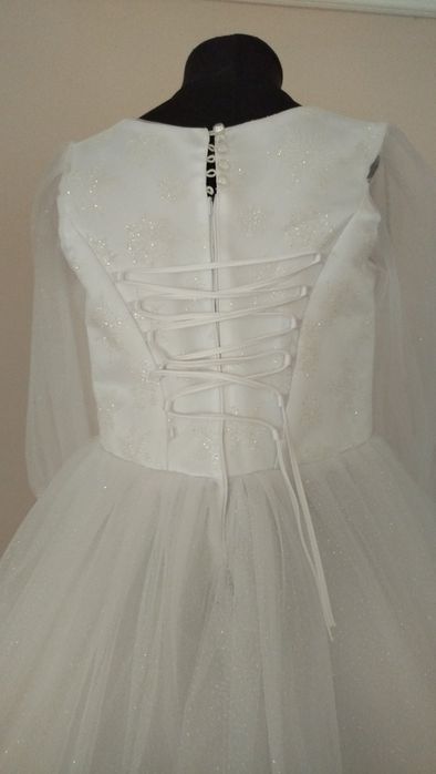 Дитяча сукня на 5-7 рочків.