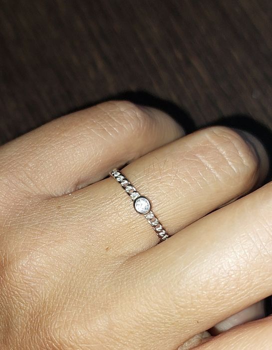 Срібна каблучка з камінцем