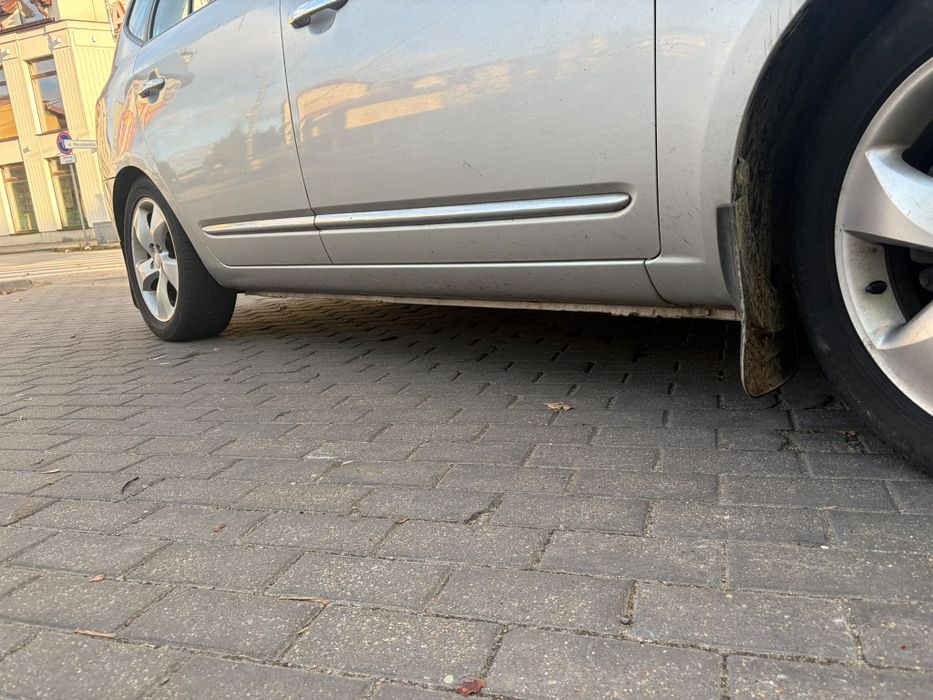 Kia Carens 2008 рік 2.0 дизель для військових