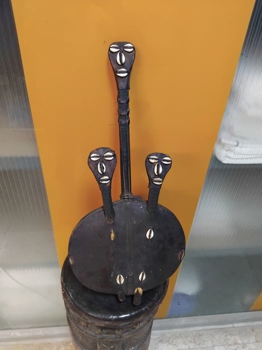 Instrumento antigo de África