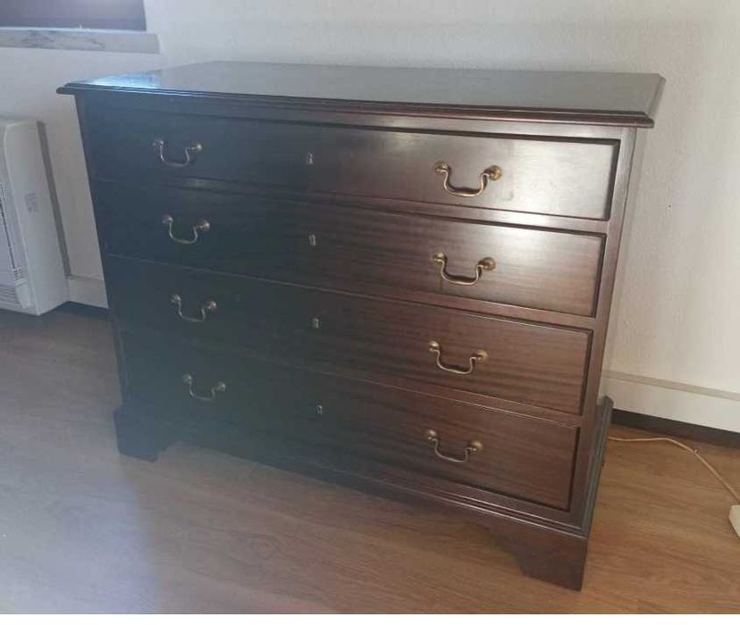 Mobilias - camas,roupeiros, cómodas,colchões,etc (casa nova mobilada)