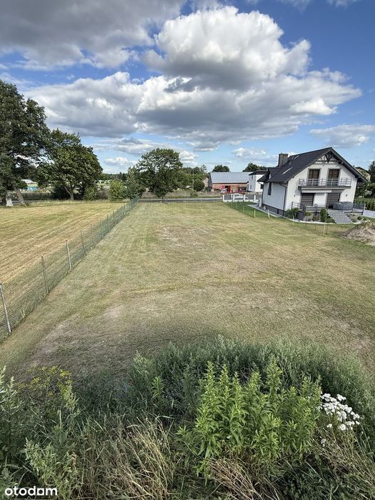Działka budowlana 1410 m² z mediami! - Więcej