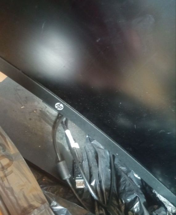 Monitor  HP X32c 32" Curved 165Hz – uszkodzona matryca