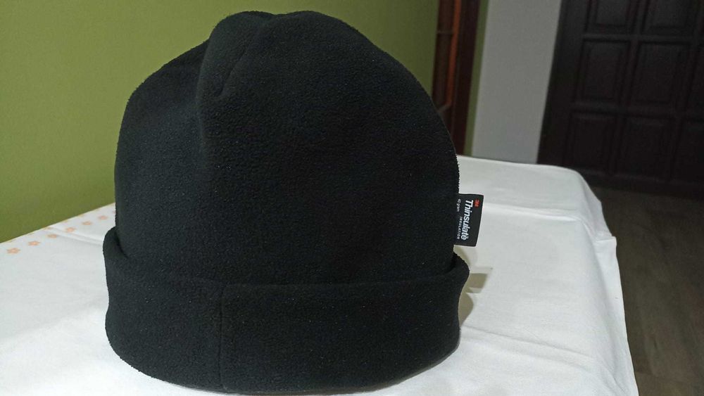 Czarna, ocieplana kurtka męska marki Jack&Jones rozmiar M + czapka gratis