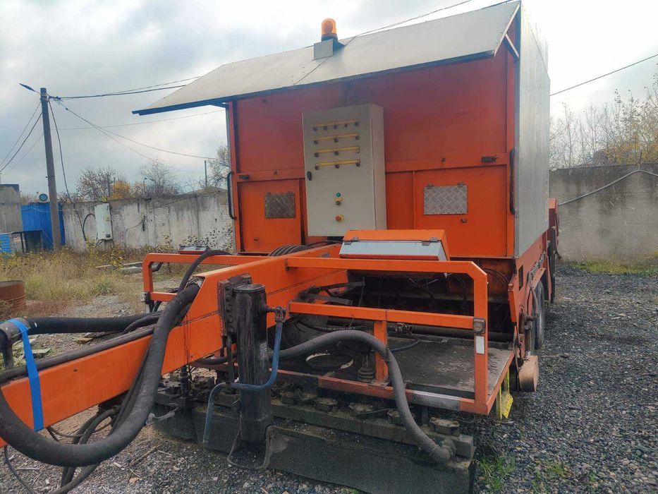 Продам дорожный комбайн Madrog KD3 2007 г.