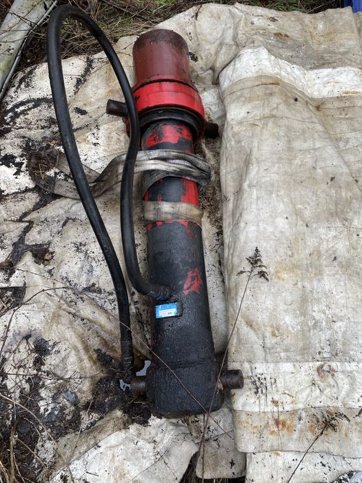 Siłownik czołowy HYVA do naczepy wywrotki