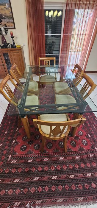 Mobilia sala jantar em madeira castanho