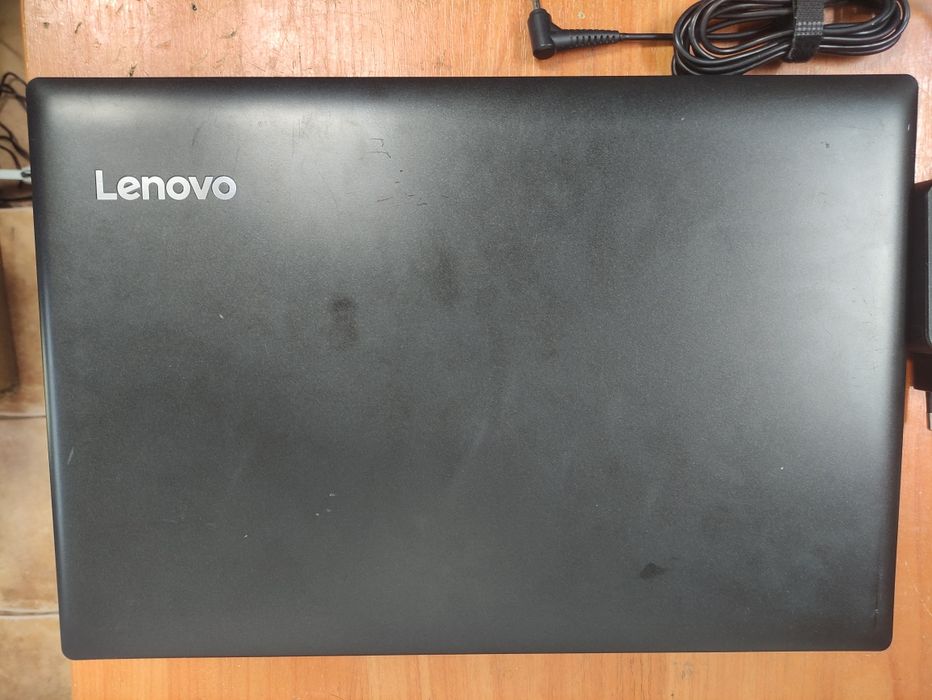Laptop Lenovo 330-15IKB i5 8250U Radeon 530