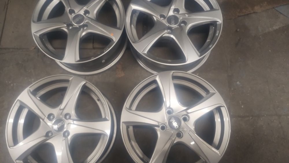 4x100 16 cali felgi aluminiowe  demo/ nowe