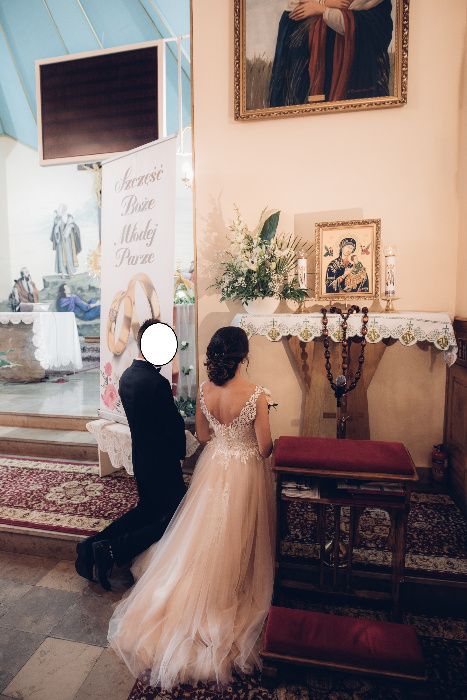 Piekna suknia ślubna