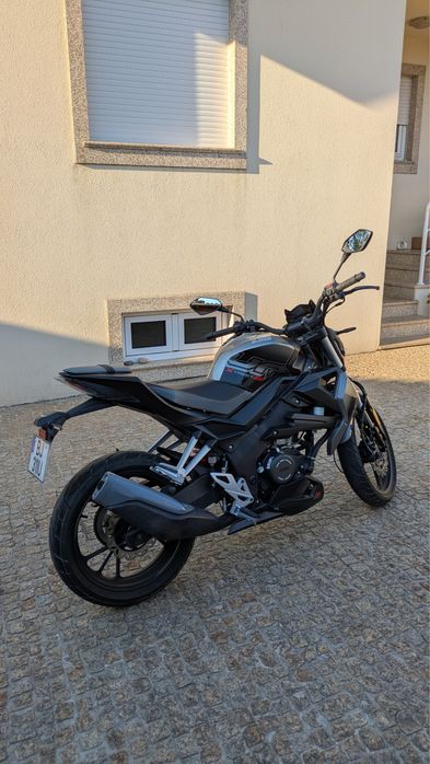 UM Xtreet 125 — 2024 | 9.000 km | Garantia até março de 2027