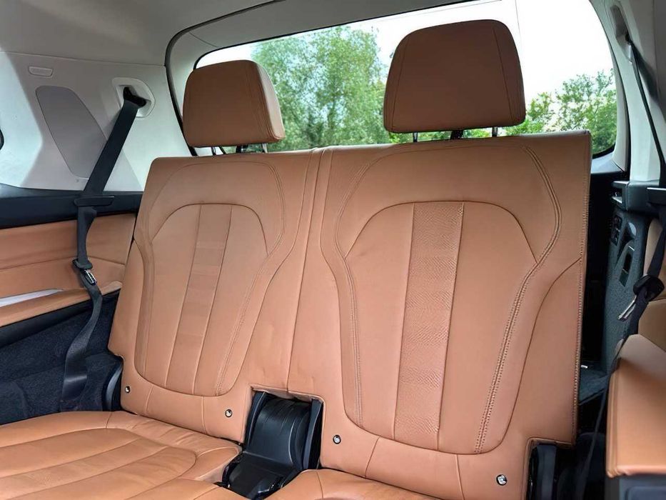 BMW X7      2021