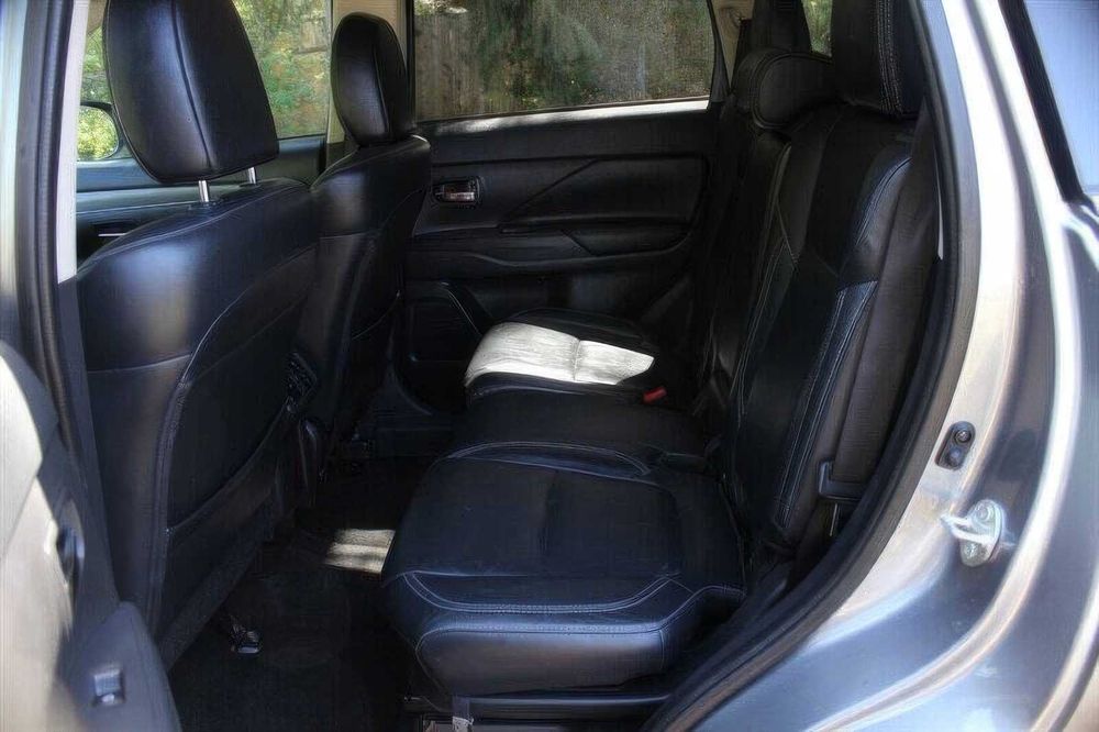 Mitsubishi Outlander SEL      2020