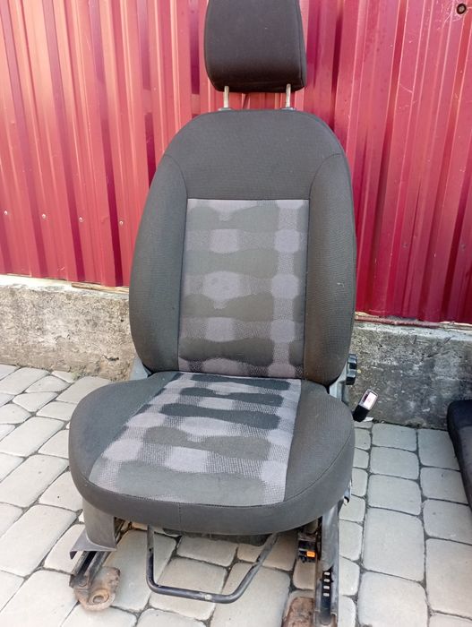 Комплект автомобільних сидінь