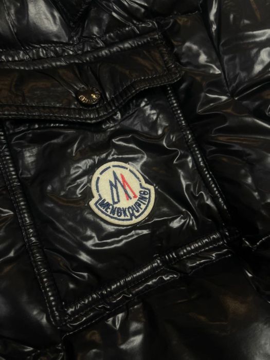 Продам куртку moncler размер м возможна личная встреча