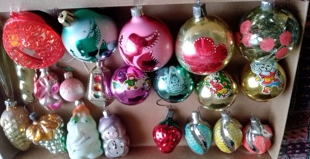 Игрушки ёлочные.