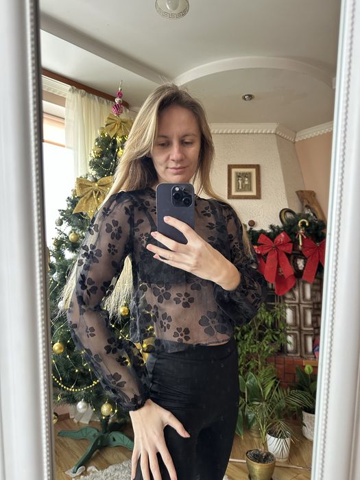 Блуза прозора з квітами