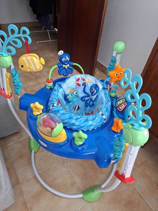 Saltador e centro de atividades Neptune's Ocean Discovery Baby Einstein