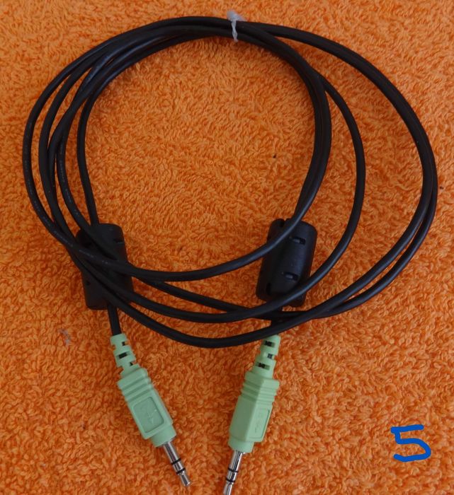 Diverse Set of Connection Cables427389735739729924