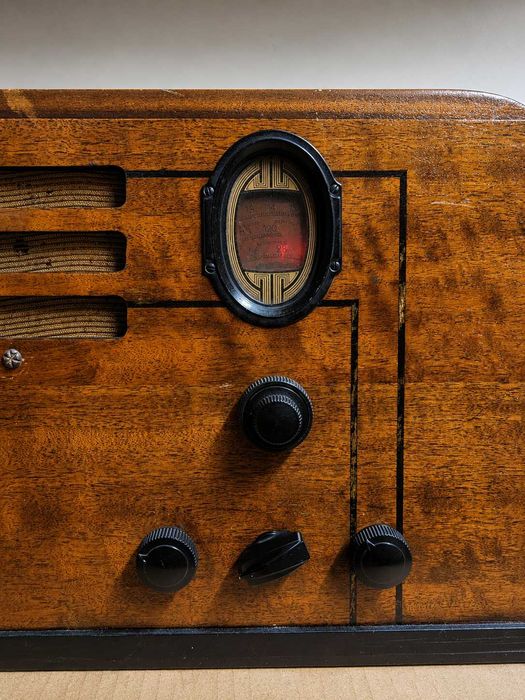 Rádio Vintage em Madeira – Philco | Made in U.S.A.