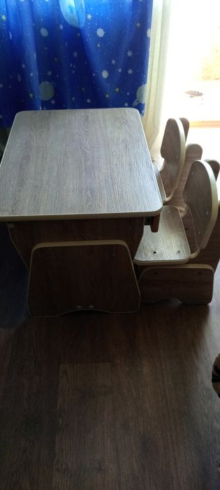 Детский  столик.