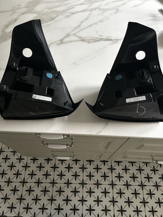 Задні стопи Tesla Model 3 2023 p.