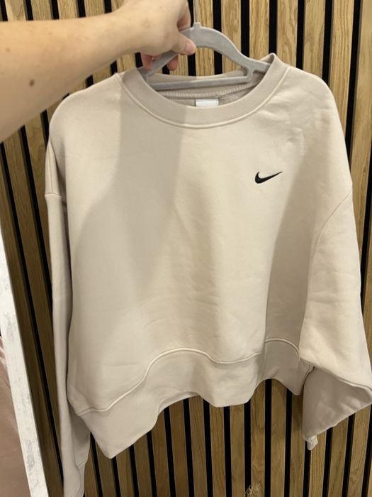 Кофта найк оригінал іде трішки укорочена стан нової