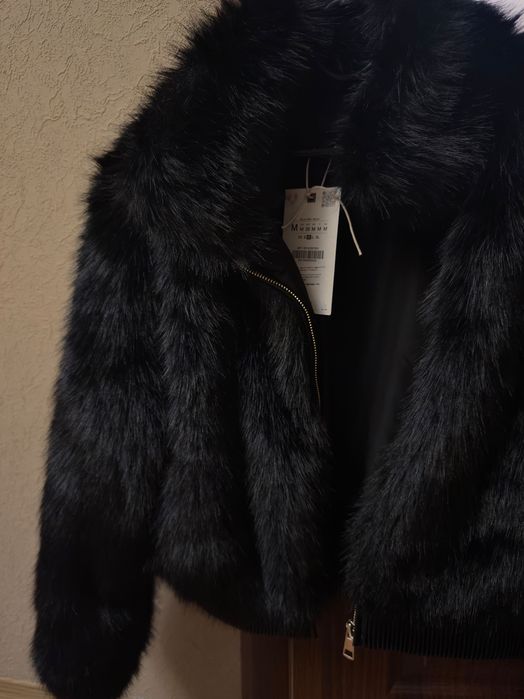 Шубка ZARA нова.