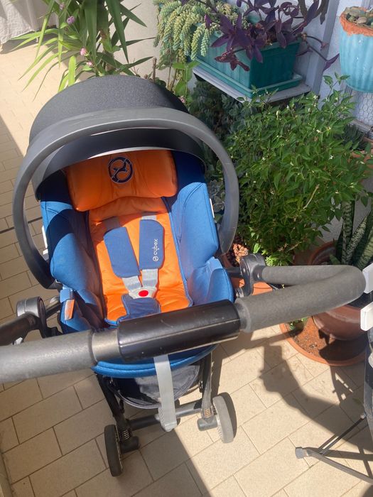 Carrinho Bebé CYBEX + Bebé conforto (ovo)