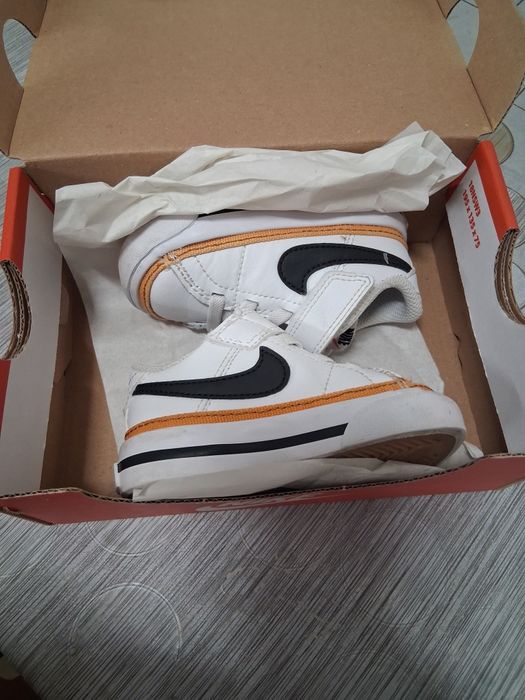 Sapatilhas de crianca