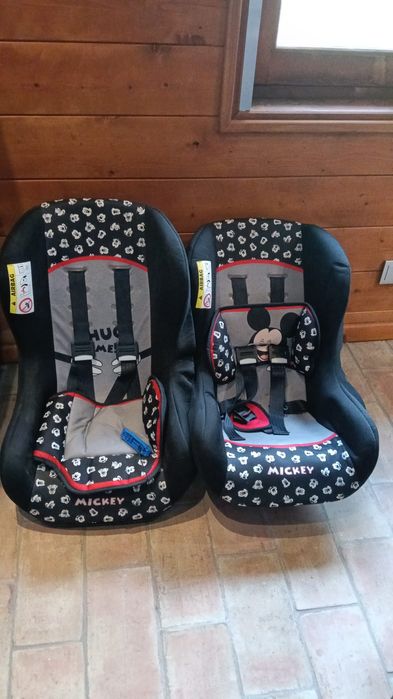 2 Cadeiras de bébé para carro