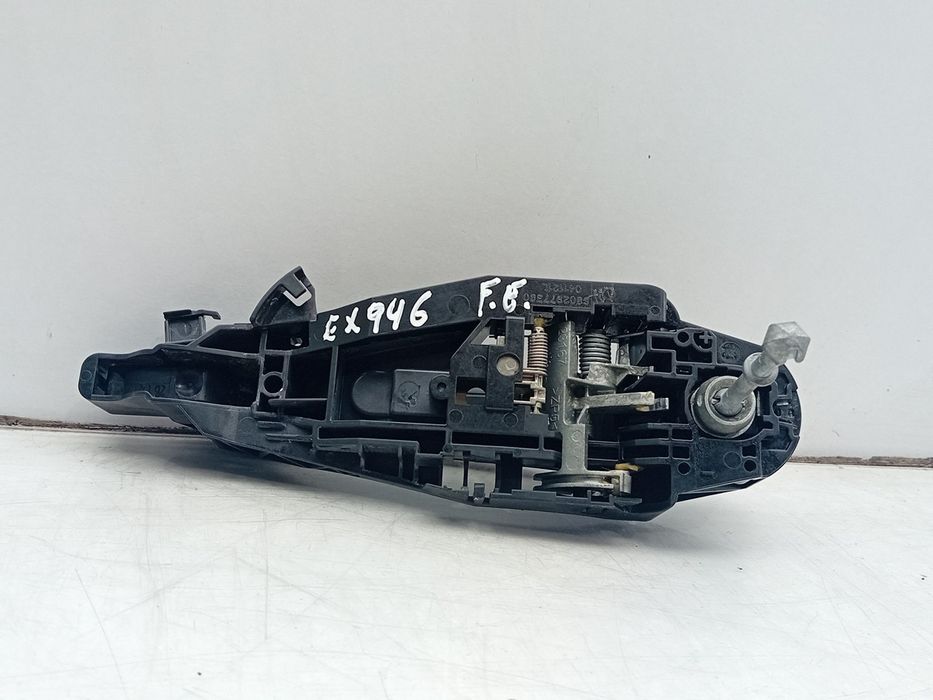 Puxador porta frente esquerda PEUGEOT 208 II