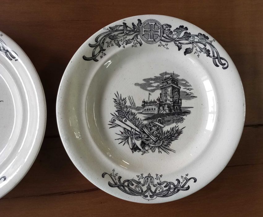 Antigos pratos em faiança Massarelos "Torre de Belém"