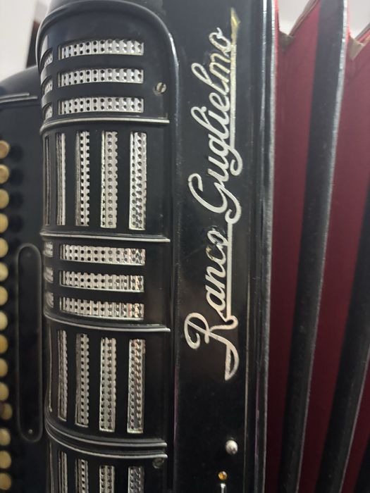 Acordeon Ranco Guglielmo 4 voz, 120 baixos