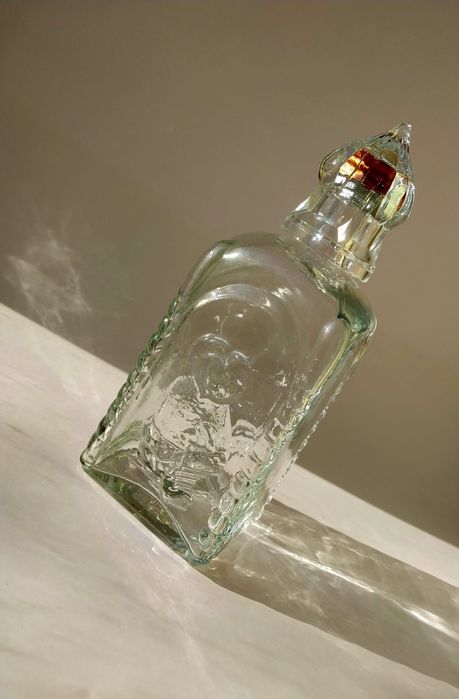 Штоф графин фігурна пляшка Церковка з танцюючим ведмедиком скло рельєф