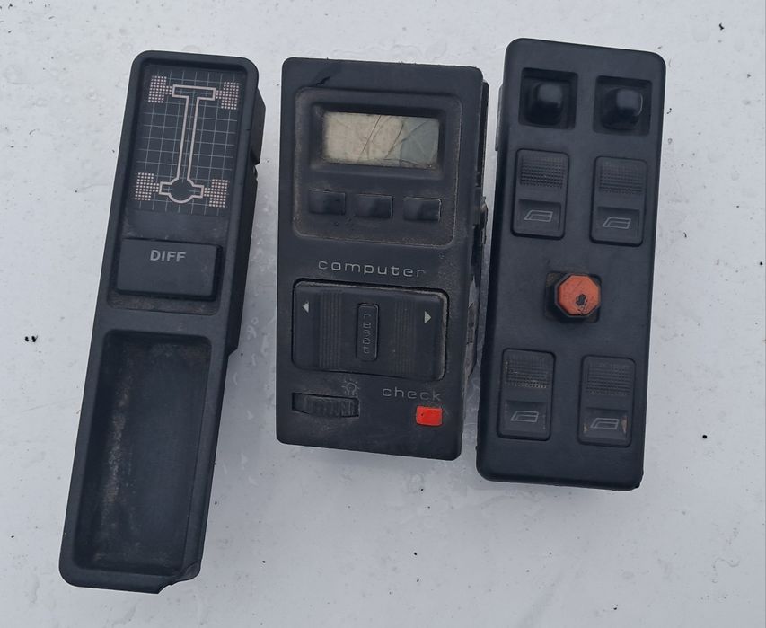 Komputer , przełączniki Audi 100 z lat 80