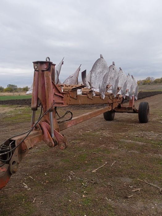 Продам плуг Vogel noot 5+3