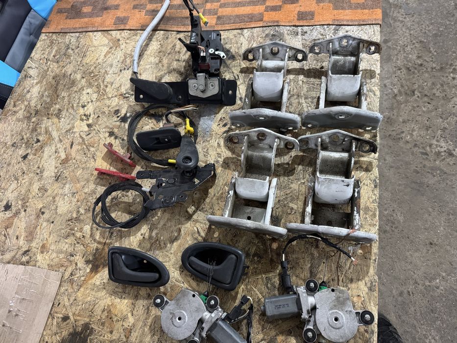 Замок ручка дзеркало завіси Opel Vivaro Renault Trafic Nissan  Primastar
