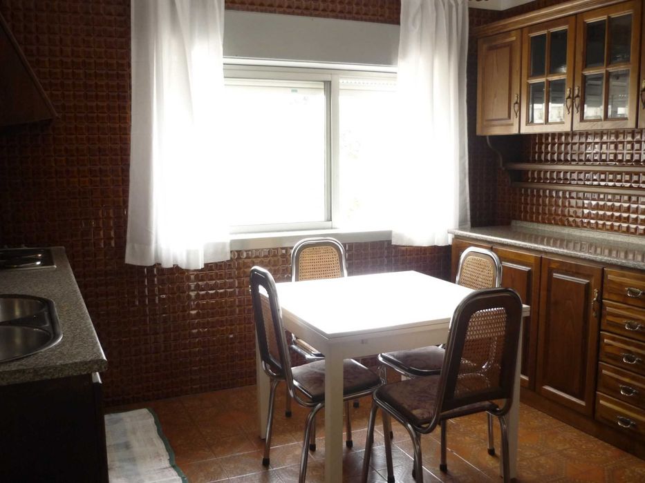Apartamento T4 ao Jardim da Carreira