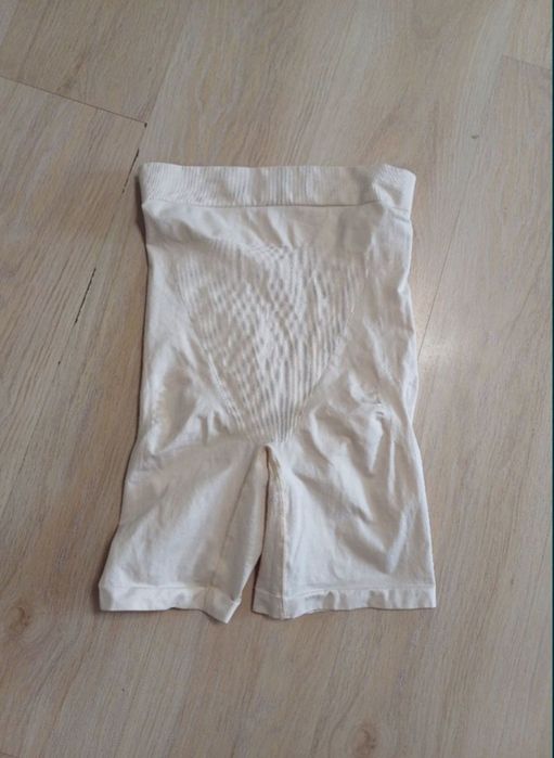 Продам шорты корректирующие фигуру, размер  M,XL