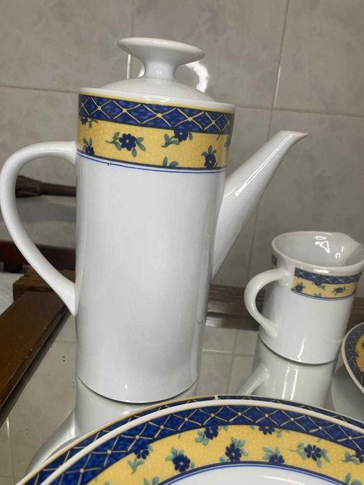 Serviço de loiças completo em porcelana  semi novas melhor preço