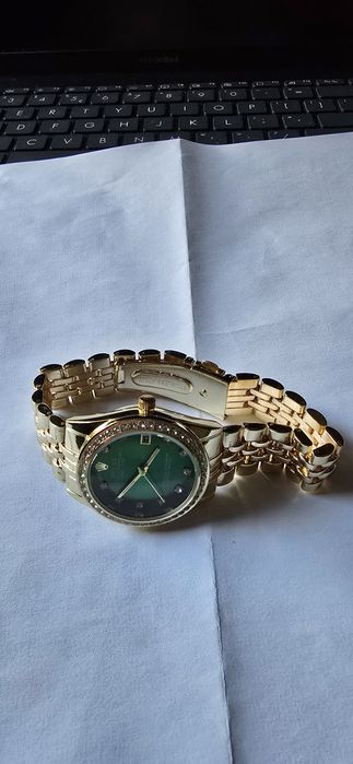 Zegarek damski z cyrkoniami