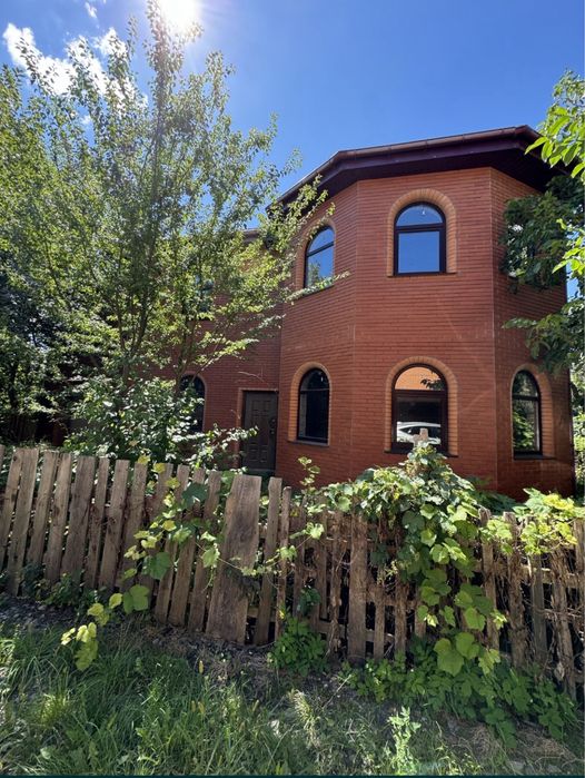 Боярка продаж будинку з Підвалом і Гаражем Центр 11 лінія Без%