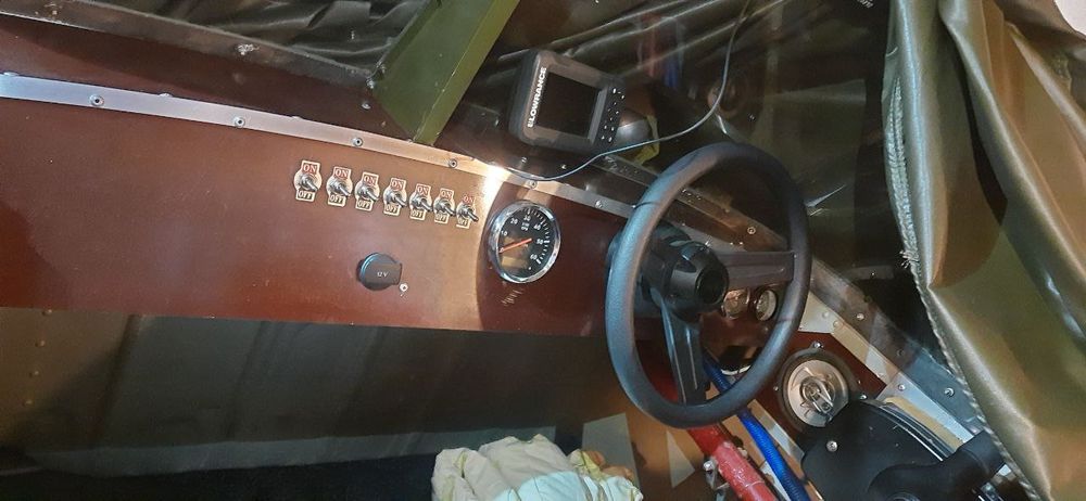 Моторная лодка прогресс 2м на лафете