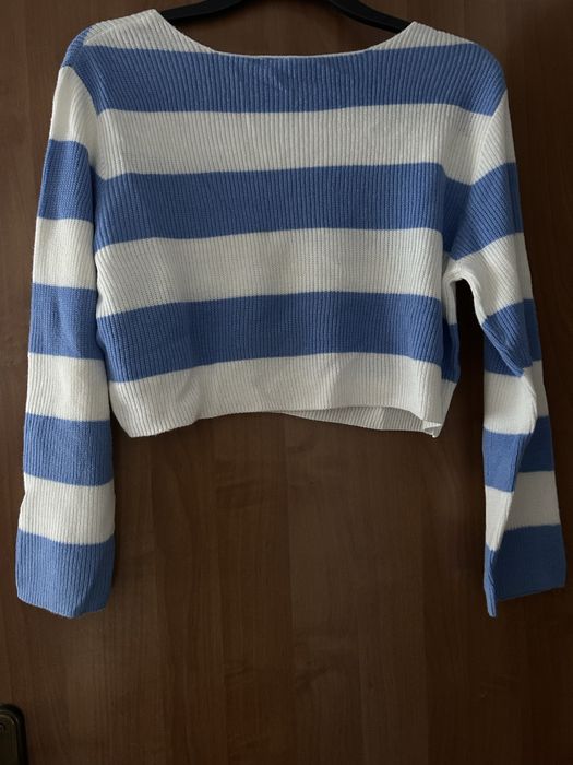 Sweter niebiesko bialy