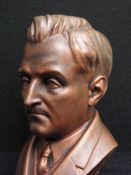 Busto Salazar Estado Novo Mocidade Portuguesa